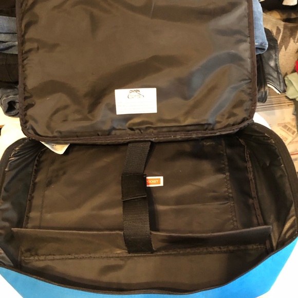 Pyrex Portables insulated travel dish 9x13 pot luck bag carrier - Picture 4 of 10